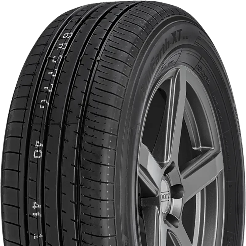 Yokohama BluEarth-XT AE61 215/60 R17 96 H